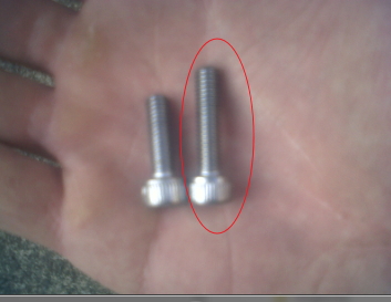 FZ6-N 2006, question batterie et visse moteur Img_0313_082736